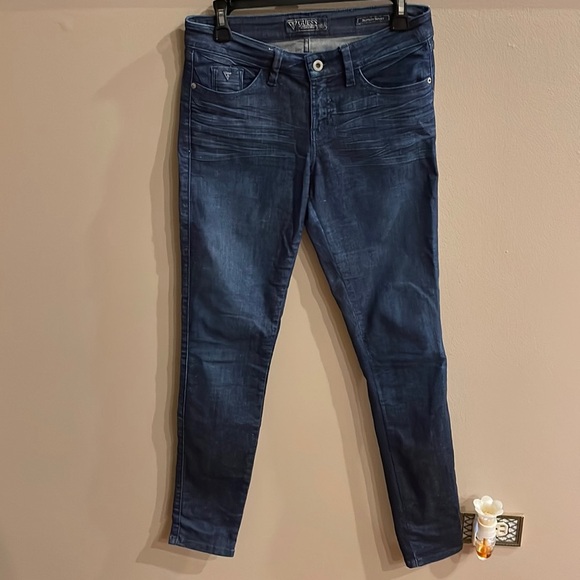 GUESS 1981 LA BRITTNEY SKINNY women’s embellished back pockets distressed jeans - Picture 2 of 13